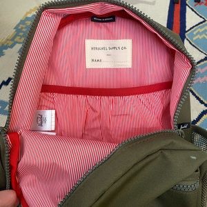 Small backpack Herschel. Worn a couple of times, like new.